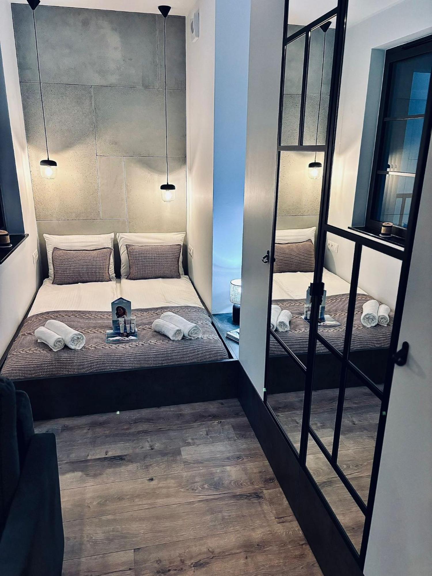 Apartament White Glove Deluxe Stocznia Montownia Danzica Esterno foto